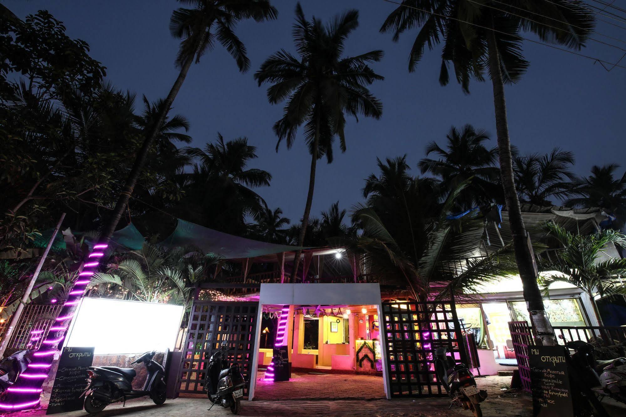 Treebo Trend Ashwem Beach Resort Goa Mandrem Kültér fotó